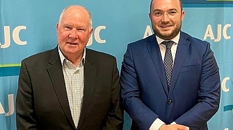 Председателят на столичния общински съвет Георги Георгиев и директорът по