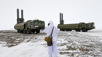 Русия започна широкомащабни военни маневри в свои териториални води в