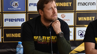 Добре дошли на първата пресконференция на новия стадион Това е