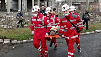 Анна Гин е журналистка и писателка живее в украинския град Харкив