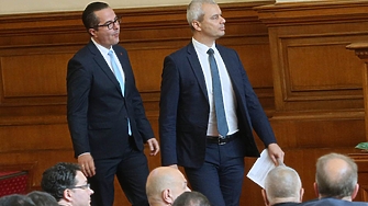 Доносническа България ли Лидерът на Възраждане Костадин Костадинов притежава университетски дипломи включително