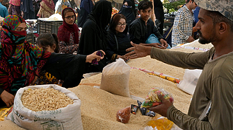 Постове във фейсбук и публикации в различни сайтове споделяни и