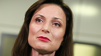 С умерена архангелска помощ проточилата се правителствена криза в България