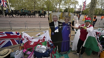 Чарлз Трети ще бъде коронован заедно със съпругата си Камила