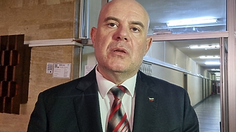 Главният прокурор е бил без семейството си в автомобила пред