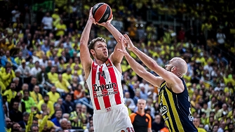 Александър Везенков бе обявен за Най полезен играч MVP на сезон