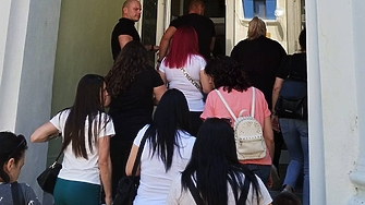 Персоналът на затвора в Сливен отиде дружно днес в Административния