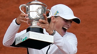 Ига Швьонтек Полша защити титлата си на Ролан Гарос но