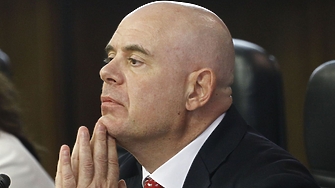 С гласовете на 14 членове на ВСС започна по същество