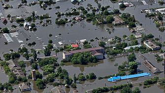 Нивото на водата продължава да спада в районите на Херсонска