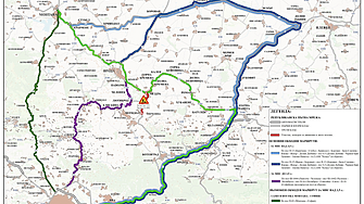 Движението в двете посоки по първокласния път между Мездра и