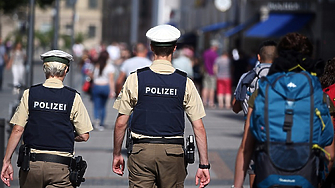 Полицията в Германия обискира домовете на петима души в рамките