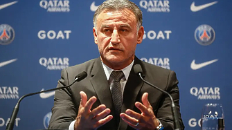 Треньорът на Пари Сен Жермен Кристоф Галтие и неговият син