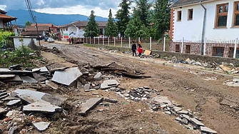 Порои заляха Берковица и предизвикаха сериозни щети съобщава БНТ  Падналият следобед