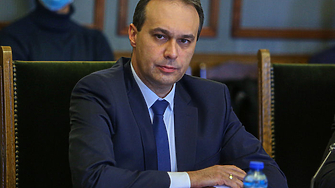 Бившият министър на отбраната Драгомир Заков е назначен от премиера