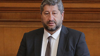 Освобождаването на главния прокурор е една добра новина на трупчета