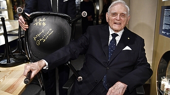 Джон Б Гудинаф професор в Тексаския университет в Остин лауреат