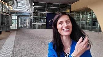 Премиерът а не президентът трябва да представлява България на срещата