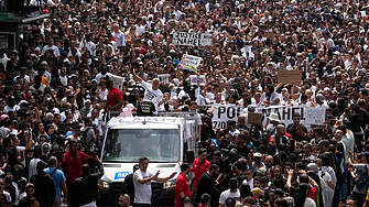 Франция ще мобилизира 40 000 полицаи и жандармеристи тази нощ