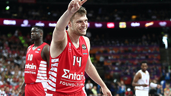 Преминаването на Александър Везенков от Олимпиакос в Сакраменто Кингс от