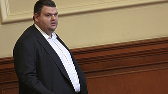 Чрез Лукойл се финансира войната Това трябва да спре Това