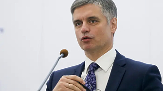 Украинският президент Володимир Зеленски уволни посланика на страната във Великобритания