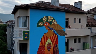 Първия стенопис на жилищна сграда в центъра на София изработен