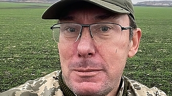 Юрий Луценко е депутат от 2002 вътрешен министър в кабинета на