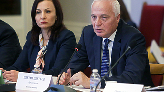 Конституционният съд образува дело по искането на президента за установяване