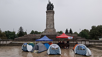 Предстои демонтиране на опасни елементи от Паметника на съветската армия