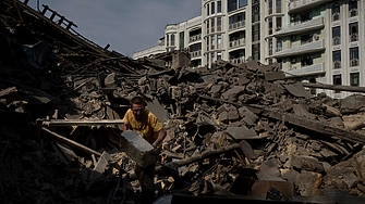 Румънски товарен кораб е бил обстрелван по време на руска атака