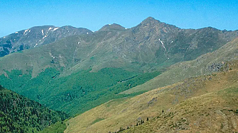 Акция по издирването на мъж и жена се провежда в