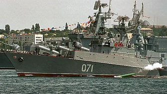 Русия държи пет военни кораба на бойно дежурство в Черно