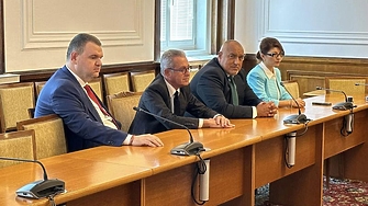 Лидерът на ГЕРБ Бойко Борисов и депутатът от ДПС Делян