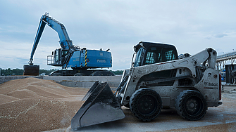 Русия нанесе нощен въздушен удар срещу едно от основните украински