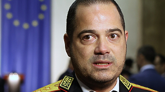 Васил Божков ще бъде задържан когато кацне в България Това