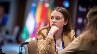 Всички говорят за Нургюл Салимова 20 годишното българско момиче е на