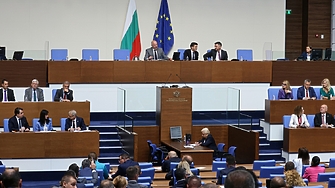 Народното събрание поднови работата си в нова сграда бившият