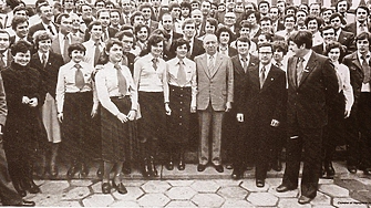 Правилното възпитание на младежта в комунистическите ценности е от особено значение