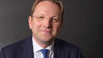 Еврокомисарят по разширяването на ЕС Оливер Вархей не е съгласувал