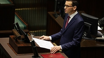 Министър председателят на Полша Матеуш Моравецки обяви в неделя вечер че управляващата