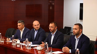 Ние сме единствените които гарантират завършването на големите инфраструктурни проекти