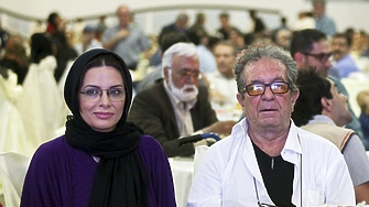 Известният ирански кинорежисьор Дариуш Мерджуи и съпругата му са убити
