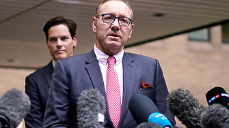 Кевин Спейси беше бурно аплодиран в театър в Оксфорд в