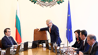 Манипулирано видео с лицето и гласа на премиера акад Николай