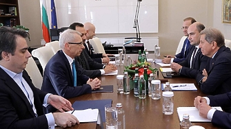 Въпросът с дерогацията на руски петрол на Лукойл трайно се