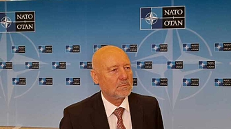 На този етап България не обмисля да предостави военна помощ за