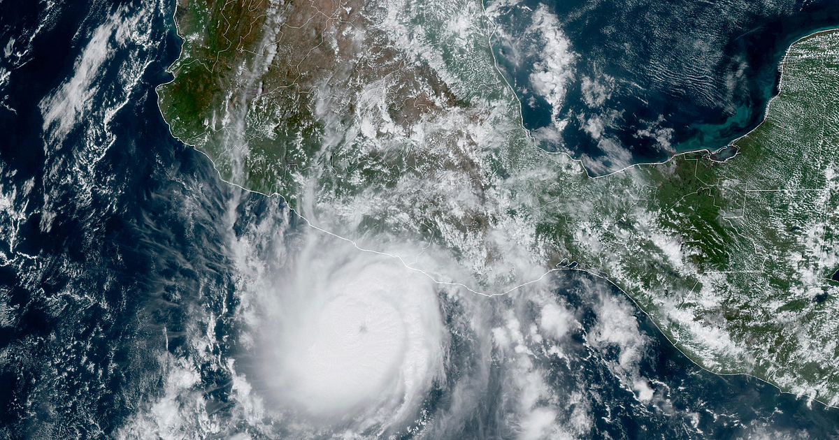 Потенциално катастрофален ураган се приближава към Мексико, предаде Франс прес,
