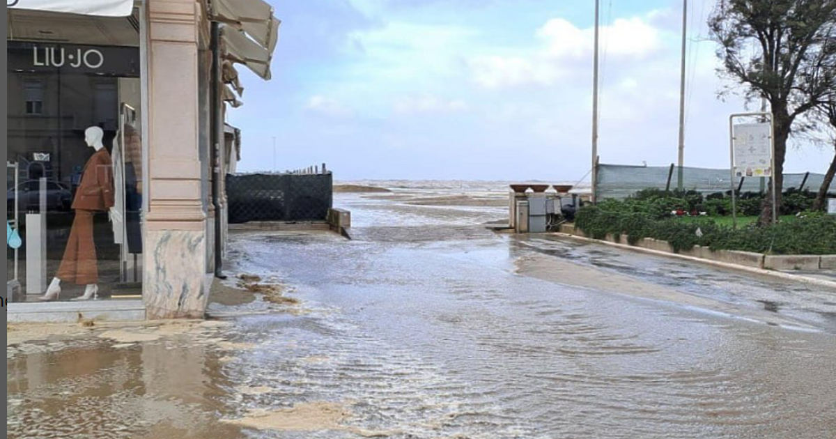 В Италия проливните дъждове причиниха тежки наводнения. Петима души загинаха