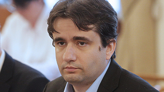 Въпросът за машинния вот бе превърнат в политически Това обяви бившият министър